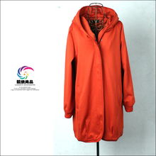 煥新春秋穿搭 新款中年女士風(fēng)衣，為豐滿身形定制優(yōu)雅與舒適